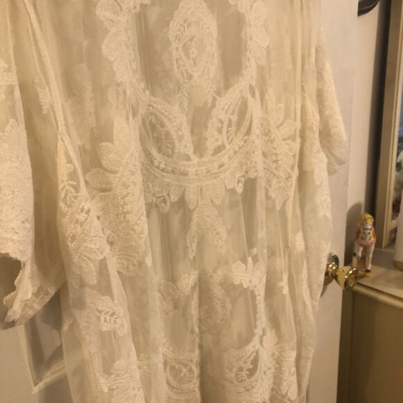 Sheer Lace Kimono by Maurices - Size 2 - Picture 7 of 10